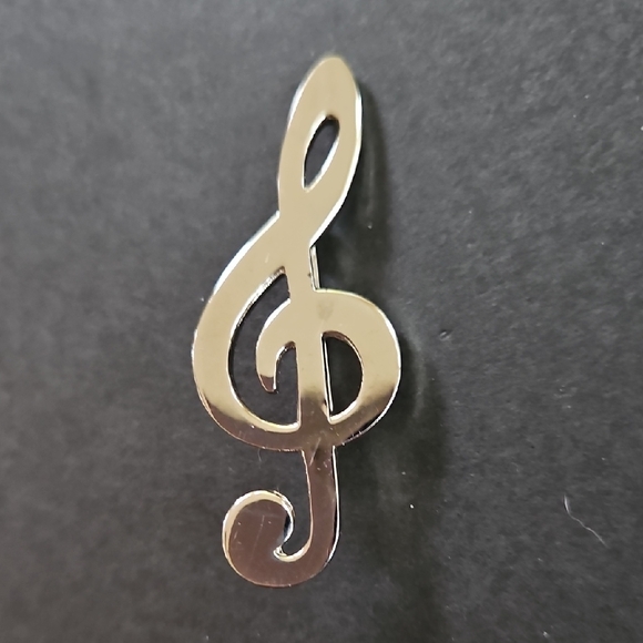 Jewelry - Silver Treble Clef Pin